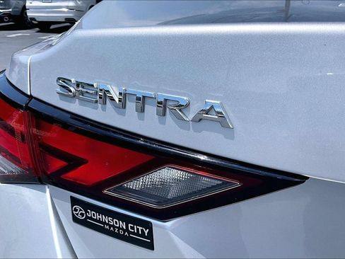 Used 2022 Nissan Sentra SV FWD image 8