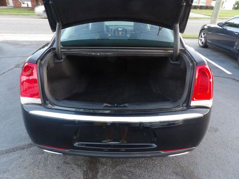 Used 2016 Chrysler 300 C AWD/4WD image 16