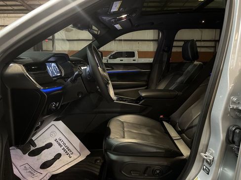 Used 2025 Jeep Grand Cherokee L Overland w/ MOPAR Finishing Package image 20