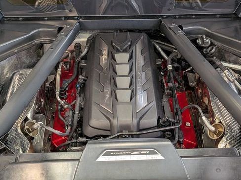 Used 2025 Chevrolet Corvette Stingray Premium Cpe w/ Z51 Performance Package RWD image 17