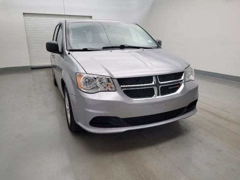 Used 2018 Dodge Grand Caravan SE FWD image 14