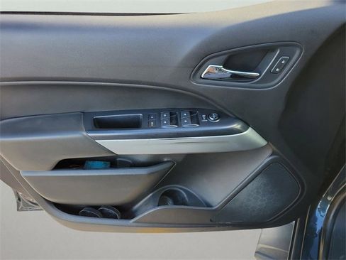 Used 2017 Chevrolet Colorado LT w/ Safety Package image 15