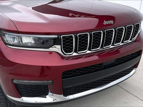 Used 2023 Jeep Grand Cherokee L Limited AWD/4WD image 31
