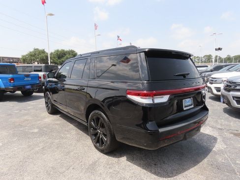 Used 2022 Lincoln Navigator L Reserve RWD image 19