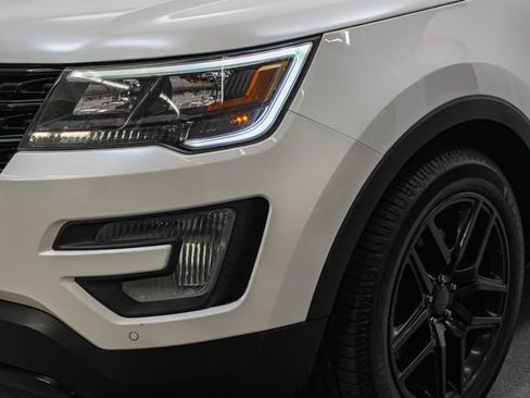 Used 2017 Ford Explorer Sport w/ Equipment Group 401A AWD/4WD image 4
