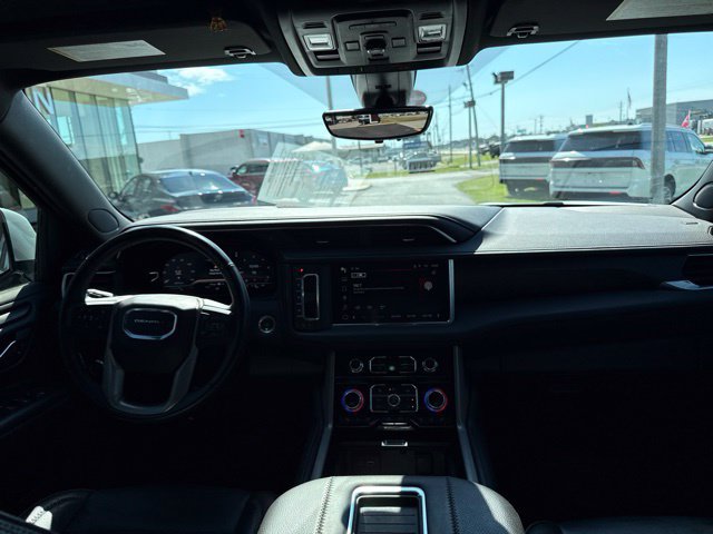 Used 2022 GMC Yukon XL Denali w/ Denali Premium Package RWD image 9