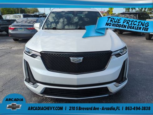 Certified 2024 Cadillac XT6 Luxury AWD/4WD image 9