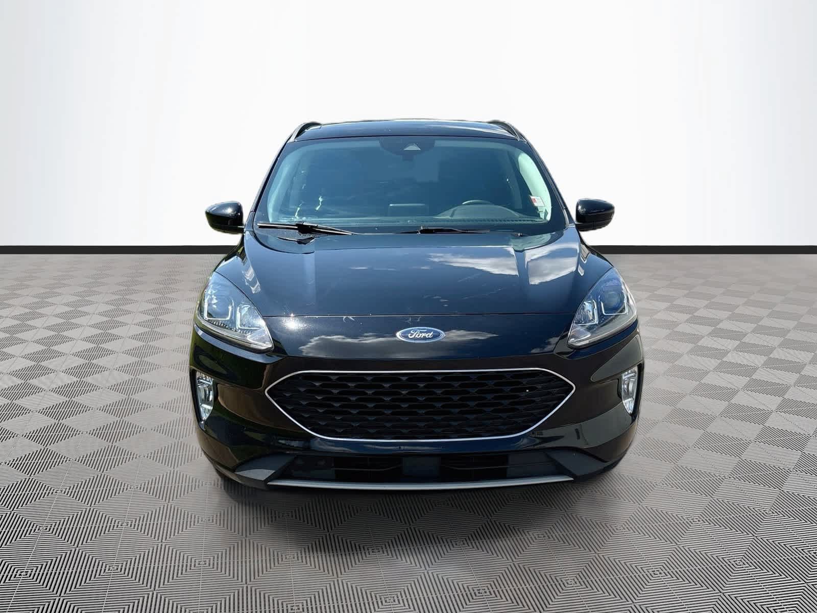Used 2022 Ford Escape SEL w/ Technology Package FWD image 2