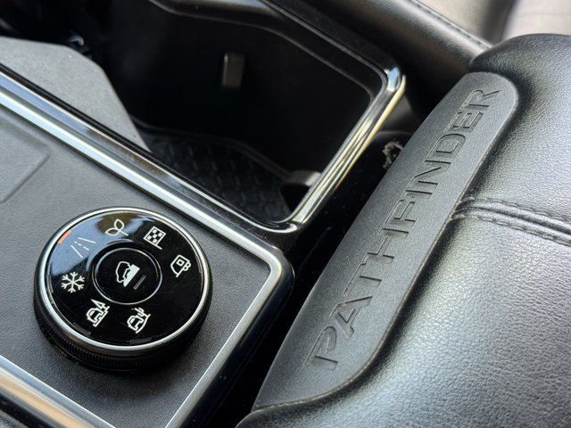 Used 2023 Nissan Pathfinder SL AWD/4WD image 14