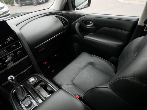 Used 2024 INFINITI QX80 Luxe image 11