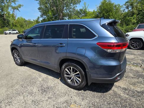 Used 2019 Toyota Highlander XLE FWD image 4