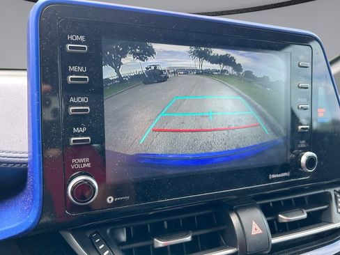 Used 2021 Toyota C-HR XLE FWD image 22