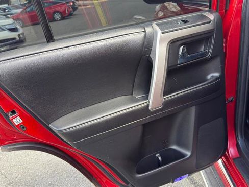 Used 2015 Toyota 4Runner Limited AWD/4WD image 17