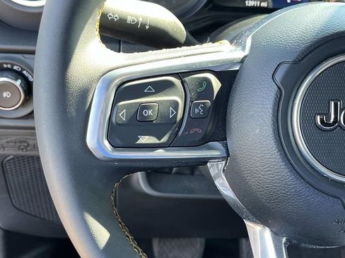 Used 2024 Jeep Wrangler Unlimited Sahara w/ Technology Group AWD/4WD image 27