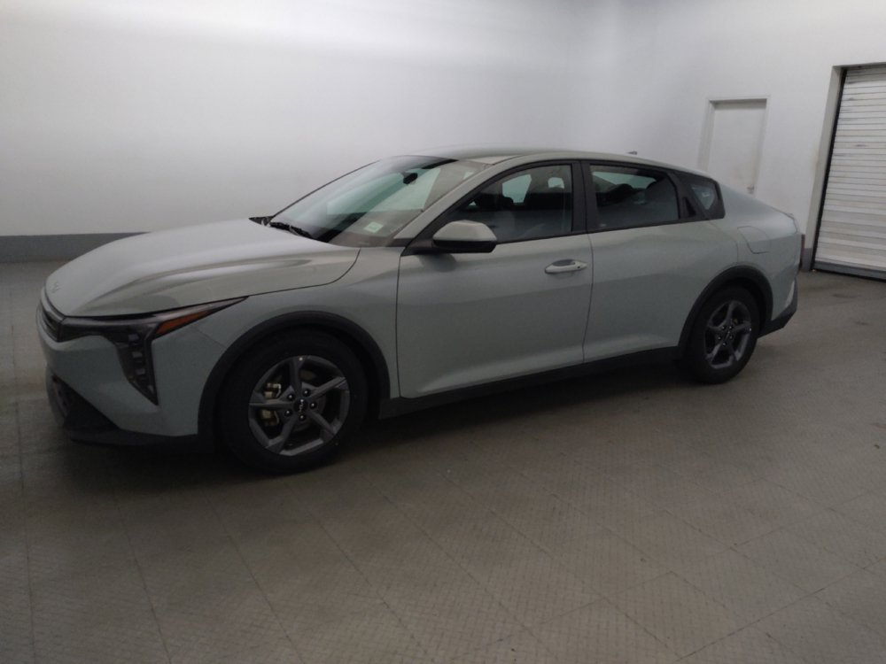 Used 2025 Kia K4 FWD image 2