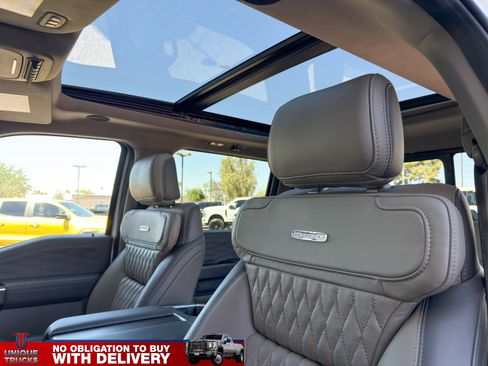 Used 2025 Ford F350 Platinum w/ Platinum Plus Package image 21