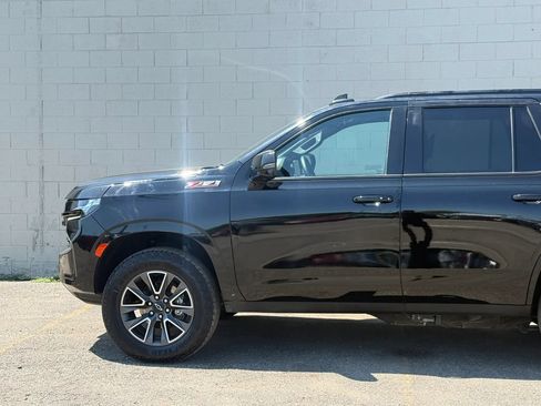 Used 2024 Chevrolet Tahoe Z71 w/ Luxury Package AWD/4WD image 4