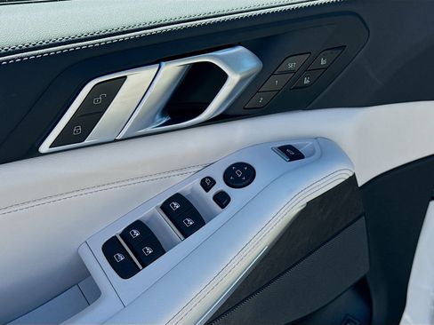 New 2026 BMW X5 xDrive50e w/ Executive Package image 24