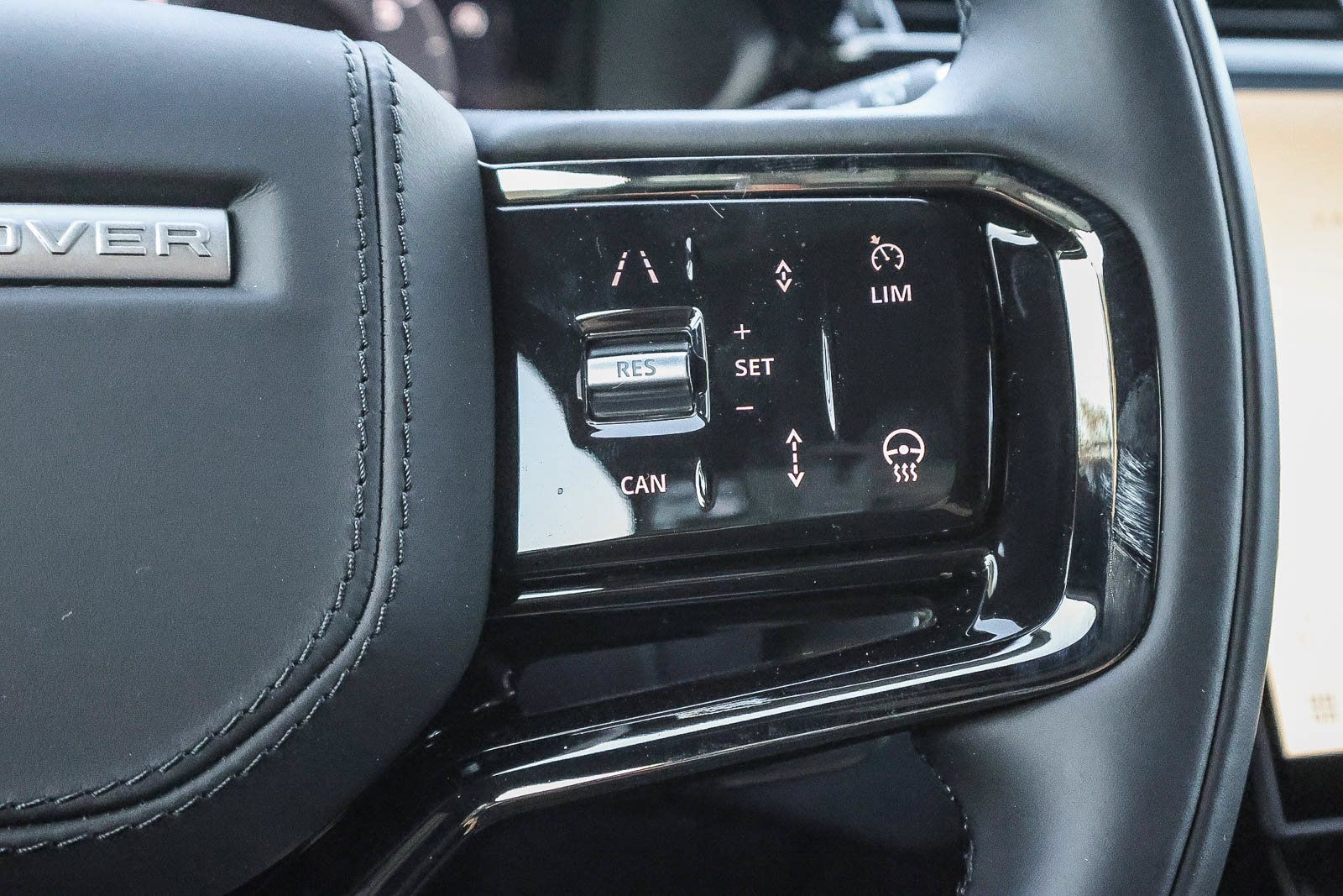 New 2026 Land Rover Range Rover Velar S AWD/4WD image 33