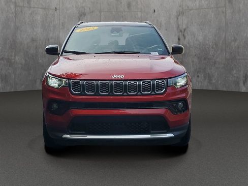 Used 2025 Jeep Compass Limited AWD/4WD image 2