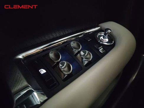 Used 2014 Rolls-Royce Wraith image 25