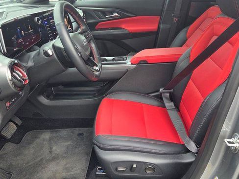 Certified 2024 Chevrolet Equinox EV RS image 33