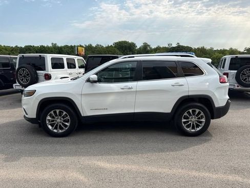 Used 2021 Jeep Cherokee Latitude Lux w/ Mopar Interior Package AWD/4WD image 6