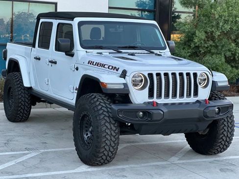 Used 2020 Jeep Gladiator Rubicon AWD/4WD image 2
