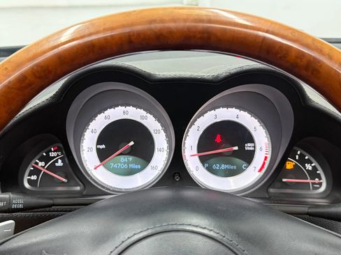 Used 2011 Mercedes-Benz SL 550 image 14