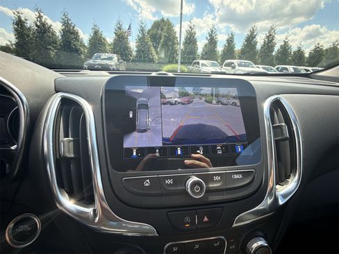 Used 2022 Chevrolet Equinox LT image 14