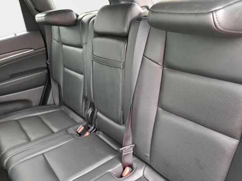 Used 2019 Jeep Grand Cherokee Limited w/ Luxury Group II AWD/4WD image 14