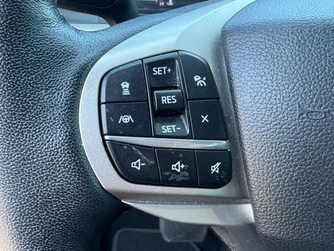 Used 2022 Ford Explorer XLT w/ Equipment Group 202A RWD image 34