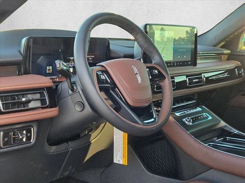 New 2026 Lincoln Aviator Reserve image 3