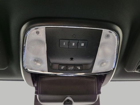 Used 2021 Jeep Grand Cherokee Laredo X image 16