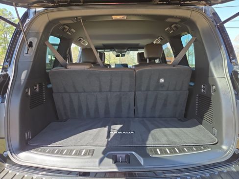 Used 2022 Nissan Armada Platinum w/ Captain's Chairs Package image 11