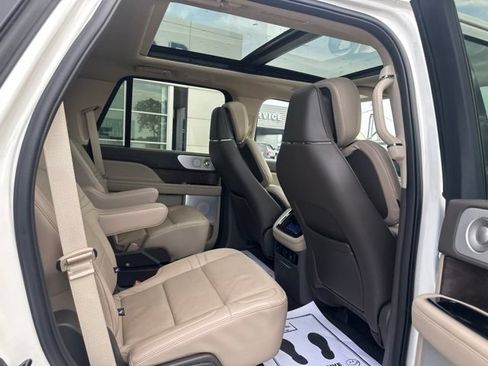 Used 2024 Lincoln Navigator Reserve AWD/4WD image 16
