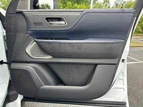 New 2027 INFINITI QX80 Sensory AWD/4WD image 12