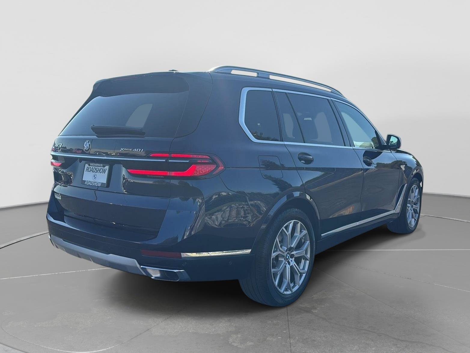 Used 2023 BMW X7 xDrive40i w/ Premium Package AWD/4WD image 12