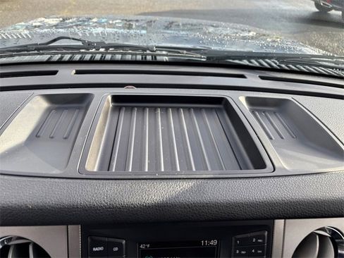 Used 2017 Ford Expedition XLT image 19