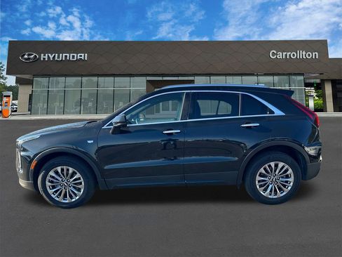 Used 2025 Cadillac XT4 Premium Luxury image 8