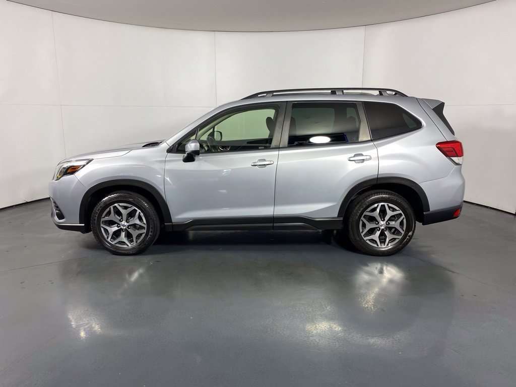 Used 2022 Subaru Forester Premium AWD/4WD image 4