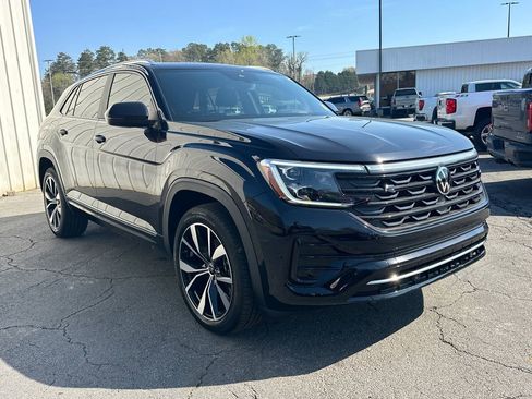Used 2024 Volkswagen Atlas Cross Sport SEL R-Line AWD/4WD image 4