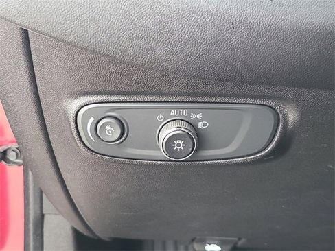 Used 2021 Chevrolet Equinox LT image 25