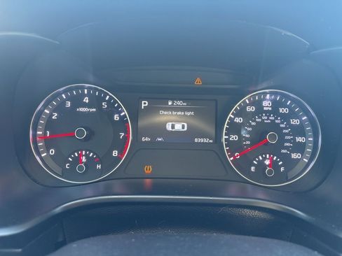 Used 2022 Kia Forte LXS image 8