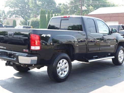 Used 2011 GMC Sierra 2500 SLE w/ Snow Plow Prep Package AWD/4WD image 3
