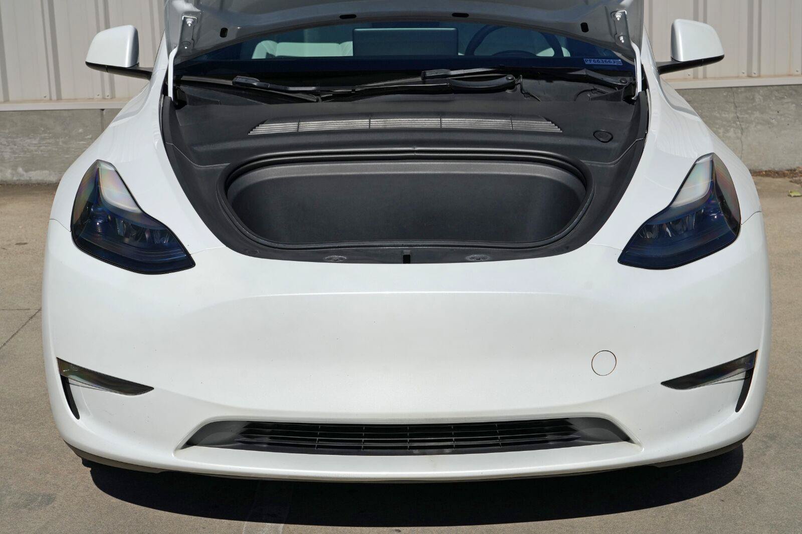Used 2023 Tesla Model Y Performance AWD/4WD image 8