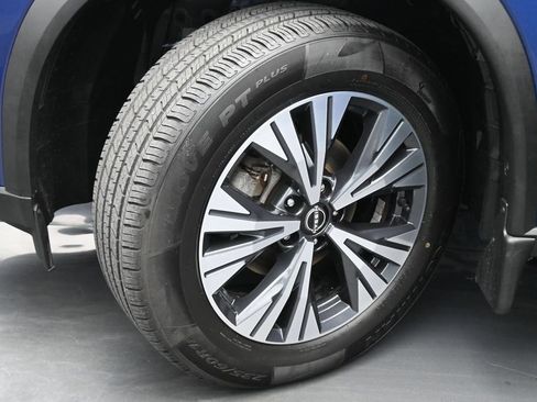 Used 2023 Nissan Rogue SV FWD image 18