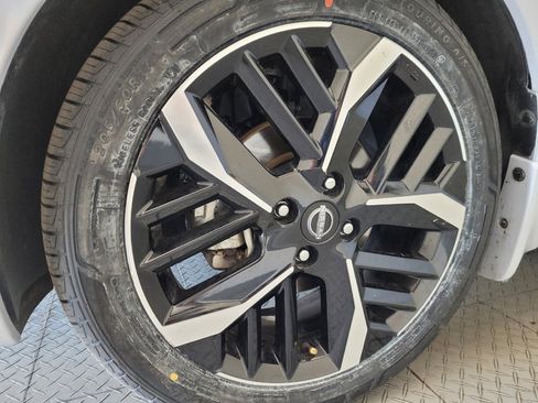 Used 2024 Nissan Versa SR w/ Trunk Package image 31