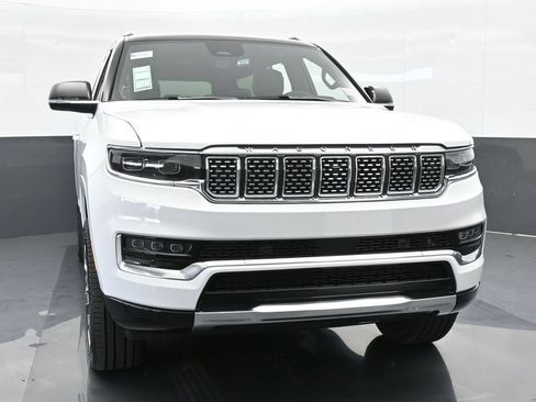 Used 2024 Jeep Grand Wagoneer Series III AWD/4WD image 9
