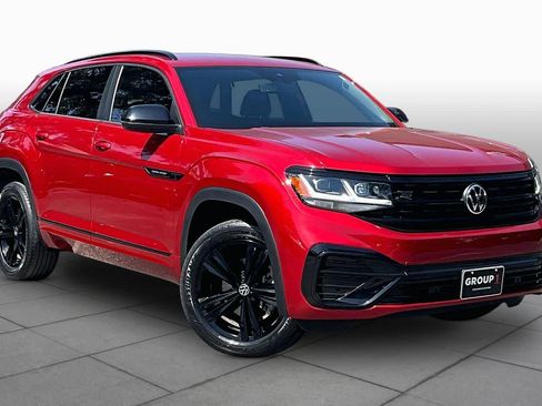 Certified 2023 Volkswagen Atlas Cross Sport SEL R-Line AWD/4WD image 3
